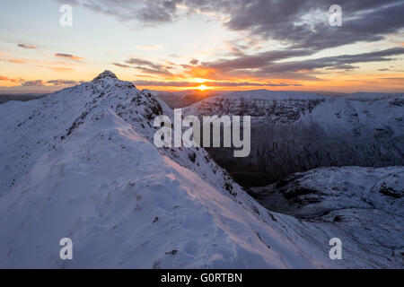 Sonnenaufgang über St Sunday Crag von Schreitenden Kante, Stockfoto