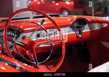 1956 Chevrolet Bel Air Convertible war ein Geschenk an die Petersen Automotive Museum Stockfoto