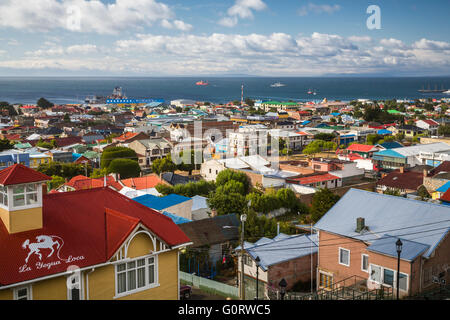 Cerro De La Cruz, Sicht von Punta Arenas, Chile, Südamerika. Stockfoto