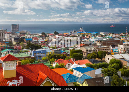 Cerro De La Cruz, Sicht von Punta Arenas, Chile, Südamerika. Stockfoto