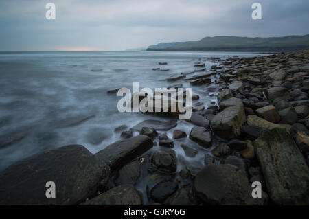 Gedämpfte Farben im Kimmeridge Bay, Dorset, England Stockfoto