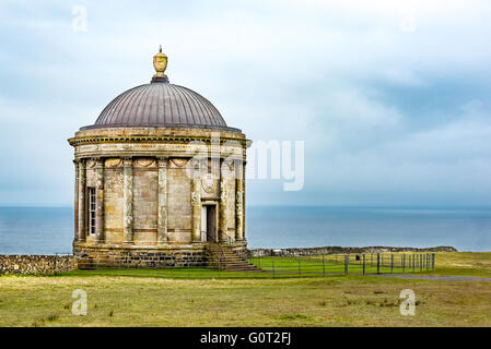 Mussenden Temple in der Nähe von Castlerock, County Londonderry diente als Drachenstein in der TV-Serie "Game of Thrones". Stockfoto