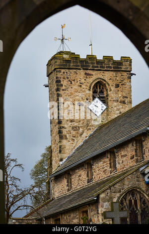 Whalley ein großes Dorf in Ribble Valley an den Ufern des Flusses Calder in Lancashire.  Die Kirche der Hl. Maria und alle Heiligen, ich Stockfoto