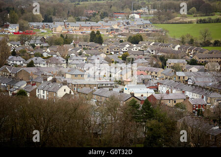 Whalley ein großes Dorf in Ribble Valley an den Ufern des Flusses Calder in Lancashire.  Das Dorf von oben hohe Sicht Stockfoto