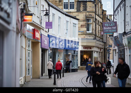 Hexham Marktstadt Zivilgemeinde Northumberland fore street tudor-Stil und Steinbauten Geschäfte unabhängigen High Street Park Stockfoto