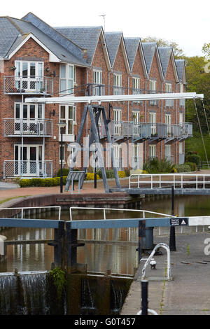 Old Port Chester Canalside sperrt Wohnungen Eigentumswohnungen Wohnung Entwicklung Turm-Aufstieg Architekt Eigenschaft Blockeigenschaften Bui Stockfoto