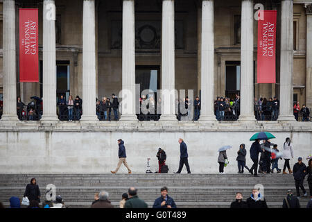 Die National Gallery in London ist ein Kunstmuseum am Trafalgar Square in der City of Westminster im Zentrum von London. 1824 gegründet, Stockfoto
