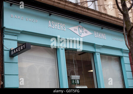 Royal Avenue, Belfast. 4. Mai 2016. Ashers Bäckerei, die in der Mitte der Zeile Gay Cake, wenn Homosexuell Rechte Aktivist Gareth Lee deren Design würde Stockfoto