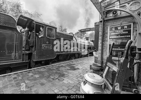 Arley Bahnhof auf die Severn Valley Railway in Monochrom, Worcestershire, England, UK Stockfoto