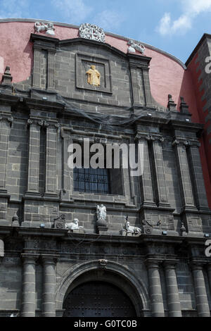 Iglesia de Santo Domingo, eine römisch-katholische Kirche im 16. Jahrhundert erbaut und befindet sich in Puebla, Mexiko Stockfoto