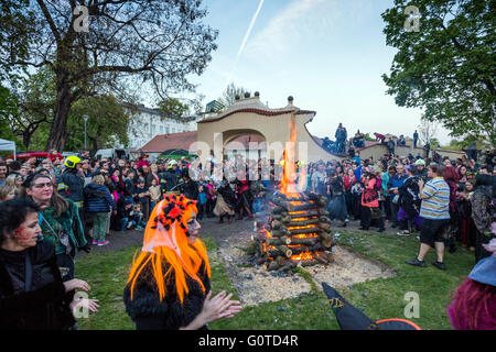 Die Verbrennung der Hexen-Feier, Kampa Park, Prag, Tschechische Republik Stockfoto