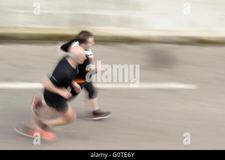 Marathonläufer, die von oben gesehen Stockfoto