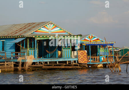 Floating Home, Chong Khneas Floating Village, Tonle Sap See, in der Nähe von Siem Reap, Kambodscha Stockfoto