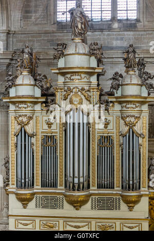 Kathedrale von Jaen, monumentale Hauptorgel im Inneren der Chor ist einer der größten Spaniens, erkannte im Jahre 1780, Jaen, Spanien Stockfoto