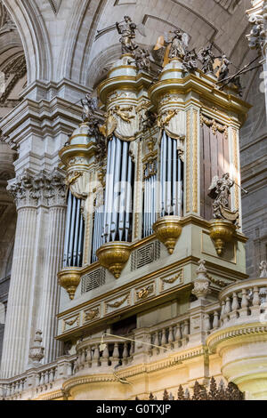 Jaen, Spanien - Mai 2016, 2: der Chor ist eines der größten in Spanien da es 148 Sitzplätze besteht, wurde im 18. abgeschlossen Stockfoto