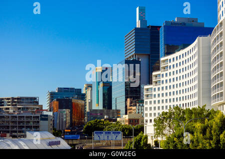 Sydney, Australien - 14. September 2012: Moderne Gebäude in Sydney Geschäft Bezirk, Blick vom Darling Harbour. Stockfoto