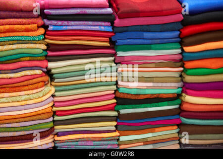 Tuch Stand am alten Markt, Siem Reap, Kambodscha Stockfoto