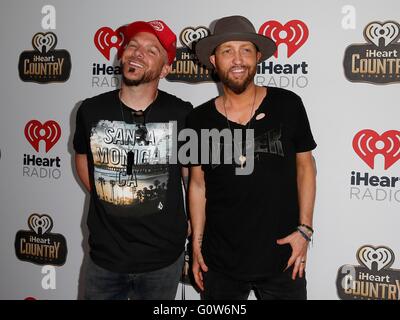 Austin, TX, USA. 30. April 2016. LoCash in Anwesenheit für 2016 iHeartCountry Festival, Frank Erwin Center, Austin, TX 30. April 2016. © MORA/Everett Collection/Alamy Live-Nachrichten Stockfoto