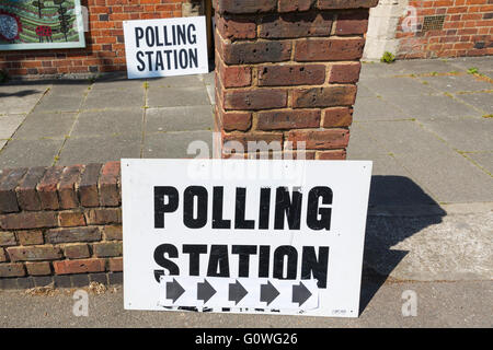 Forest Hill, London. 5. Mai 2016. Einem örtlichen Wahllokal ist offen für Menschen, ihre Stimme bei den Wahlen für die Gemeinderäte, der Bürgermeister von London und die 25 Mitglieder der London Assembly abzugeben. Stockfoto
