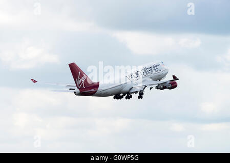 Virgin Atlantic Airways Boeing 747-41R Verkehrsflugzeug G-Weite vom internationalen Flughafen Manchester-England-Großbritannien Stockfoto