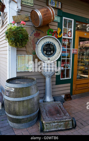 Vintage Toledo Waage als Dekoration außerhalb einen Laden im Dorf Steveston, Richmond, British Columbia, Kanada verwendet Stockfoto