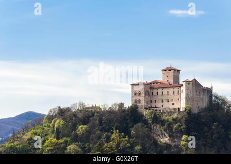 Festung der Rocca Borromeo von Angera am Lago Maggiore, Italien Stockfoto