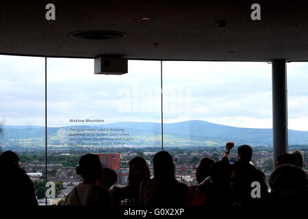 Aussicht vom Gipfel des Guinness Storehouse, die bekannteste touristische Attraktion in Dublin Stockfoto