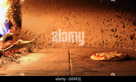 Traditionelle Steinofen in eine Pizzeria, italienischen Stil Stockfoto