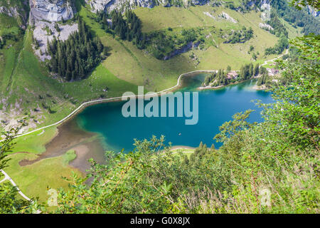 Luftaufnahme der Seealpsee (See) auf dem Alpstein-Berg in der Schweiz Stockfoto