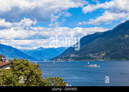 Blick auf den Lago Maggiore im Tessin, Schweiz Stockfoto