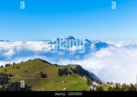 Ansicht von Pilatus über dem Meer der Wolken vom Rigi Kulm, Luzern, Schweiz Stockfoto