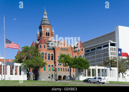 Old Red Museum, vormals Dallas County Courthouse in Dealey Plaza in Dallas, Texas Stockfoto