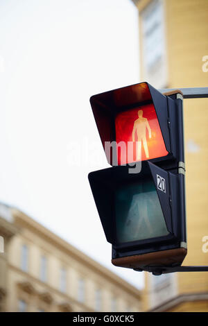Rote Ampel für Fußgänger, Wien, Österreich Stockfoto