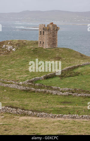 Ehemalige Signalturm auf Grafschaft Donegal Küste in der Nähe von Maghery, Co. Donegal, Irland. Stockfoto