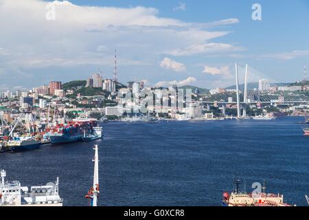 Panorama von Golden Horn Bay in Wladiwostok, Russland Stockfoto