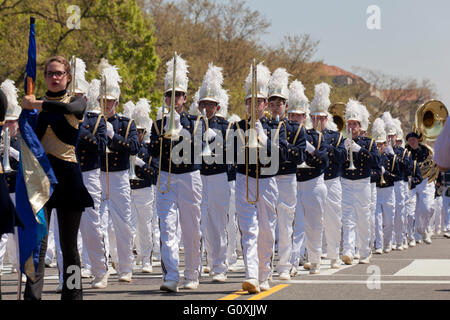 High School marching Band-Posaunisten auf 2016 National Cherry Blossom Festival parade - Washington, DC USA Stockfoto