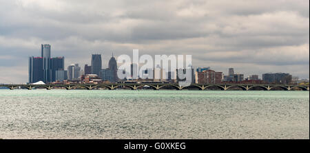 Die Gebäude und die Skyline der Innenstadt von Detroit, Michigan Stockfoto