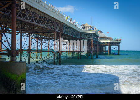 Cromer Pier erweitert heraus zum Meer auf der Norfolk-Küste, England Stockfoto