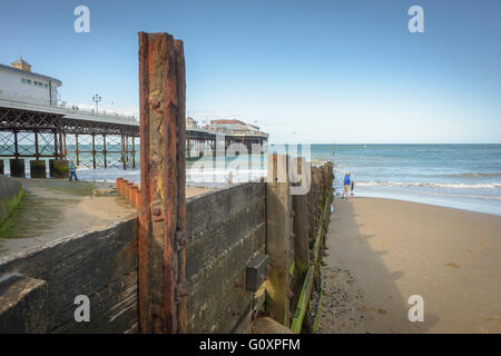 Der Strand und Pier in Cromer, North Norfolk, England Stockfoto