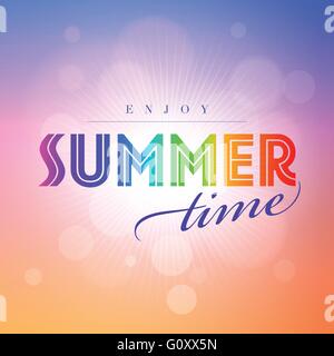 Retro-Sommerzeit Vektortext auf bunt glänzenden Hintergrund. Elemente werden separat in Vektordatei geschichtet. Stock Vektor