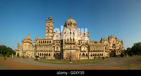 Laxmi Vilas Palace gesehen an einem sonnigen Tag, Vadodara, Gujarat Stockfoto