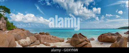 Panoramablick von petite Anse Strand la Digue island, Seychellen Stockfoto