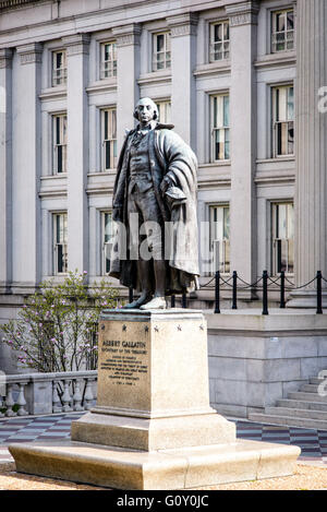 Albert Gallatin Statue, Treasury Building, Pennsylvania Avenue, Washington DC Stockfoto