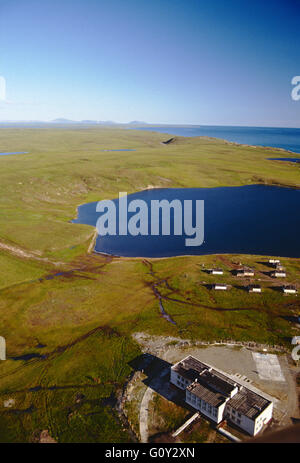 Antenne des abgelegenen Fischerdorf Post zwischen Provideniya & Egvekinot; Sibirien; Chuchki Halbinsel; Magadan Region; Russische Föderation Stockfoto