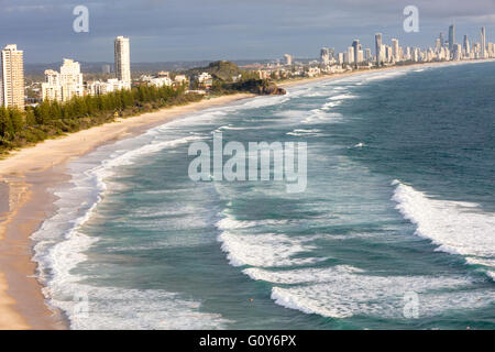 Blick nach Norden von Burleigh Heads nach Surfers Paradise an der Gold Coast, Queensland, Australien Stockfoto