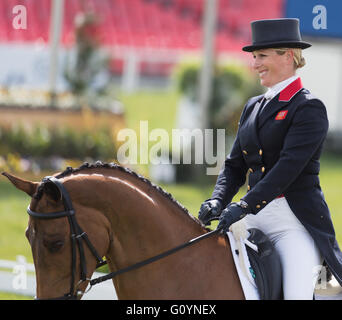 Badminton, South Gloucestershire, England, 6. Mai 2016, Zara Tindall und in der Dressur-Phase an der Mitsubishi Motors Badminton Horse Trials 2016 ihr Pferd High Königreich teilzunehmen. Dressur ist eine erweiterte Form des Reitens, dass Tests, die Pferd und Reiter, wie sie schwierige Manöver basiert auf natürlichen Bewegungen des Pferdes durchzuführen. Bildnachweis: Trevor Holt / Alamy Live News Stockfoto