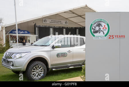 Badminton House, Badminton, UK. 6. Mai 2016. Mitsubishi Motors Badminton Horse Trials. Tag drei. Gesamtansicht des Platzes vor der Anzeigetafel Mitsubishi. Bildnachweis: Aktion Plus Sport/Alamy Live-Nachrichten Stockfoto