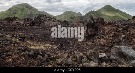 3. August 2015 - Vulkangestein Lava aus den fünf Monate lang 1973 Ausbruch des Vulkan Eldfell in Heimaey, in den Westmännerinseln, das mehr als 400 Häuser zerstört. Vulkanische Asche fiel über die Insel und Lavastrom bedroht, den Hafen, die wichtigste Einnahmequelle zu schließen. Abhängig von der Fischerei-Industrie, aber bekannt für seine Seevogel Bevölkerung und vulkanische Aktivität ist der Tourismus ein wachsender Sektor der Heimaey und Westmännerinseln Wirtschaft mit Island immer ein beliebtes Touristenziel. (Kredit-Bild: © Arnold Drapkin über ZUMA Draht) Stockfoto