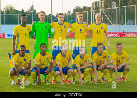 Baku, Aserbaidschan. 6. Mai 2016. Schweden-Team stellen für das Foto, bevor der UEFA European Under-17 Meisterschaft Aserbaidschan 2016, Gruppe C zwischen England gegen Schweden im Karabach Stadium übereinstimmen. Bildnachweis: Aziz Karimow/Pacific Press/Alamy Live-Nachrichten Stockfoto