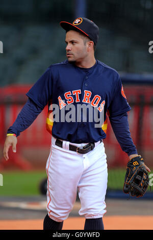 Houston, TX, USA. 6. Mai 2016. Houston Astros zweiter Basisspieler Jose Altuve (27) vor dem MLB Baseball-Spiel zwischen der Houston Astros und die Seattle Mariners von Minute Maid Park in Houston, Texas. Kredit-Bild: Erik Williams/Cal Sport Media/Alamy Live News Stockfoto